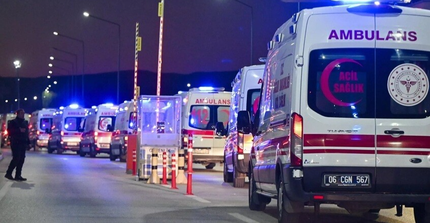 حادث تصادم بين عبارة ركاب وسفينة شحن في مضيق البوسفور بإسطنبول