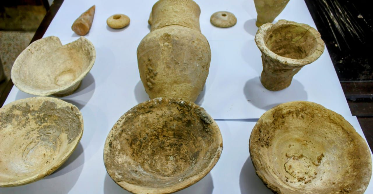 العثور على 37 قطعة أثرية جنوبي العراق (صور)