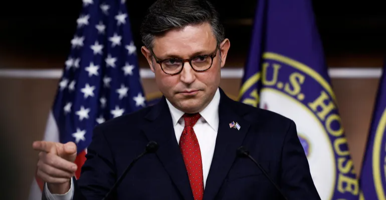 جونسون يحذّر: أمريكا ستواجه كارثة مطلع الشهر المقبل