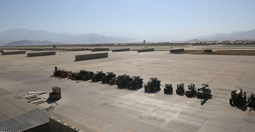 انفجار عند بوابة قاعدة باغرام الجوية في أفغانستان