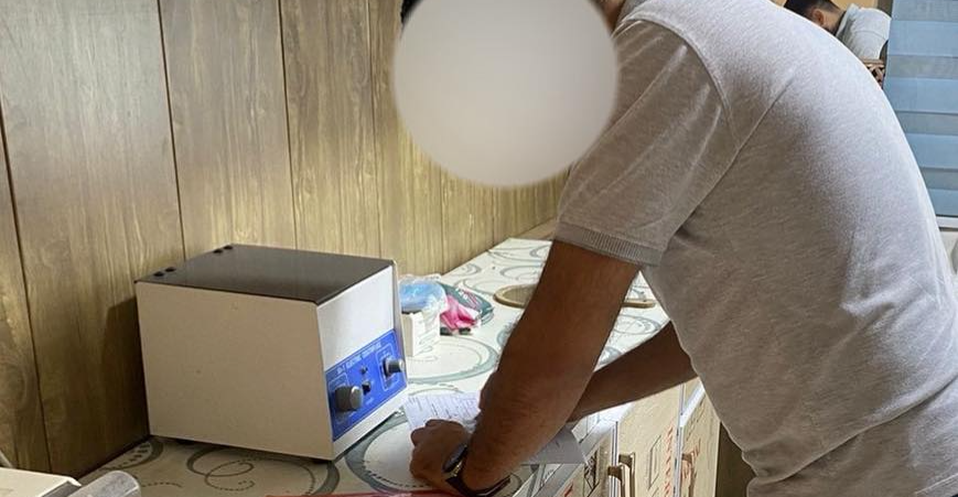 "مفاجأة" في ديالى.. سوري ينتحل صفة طبيب أسنان (صور)