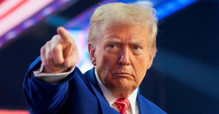 ترامب يقترح على الرئيس الصومالي استعادة إلهان عمر والأخير يرد: لا أريدها