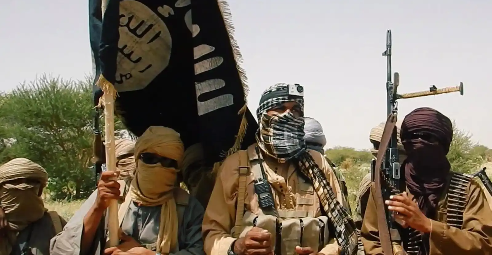 مقاتلون موالون لتنظيم "القاعدة" يستولون على ثكنة عسكرية في مالي