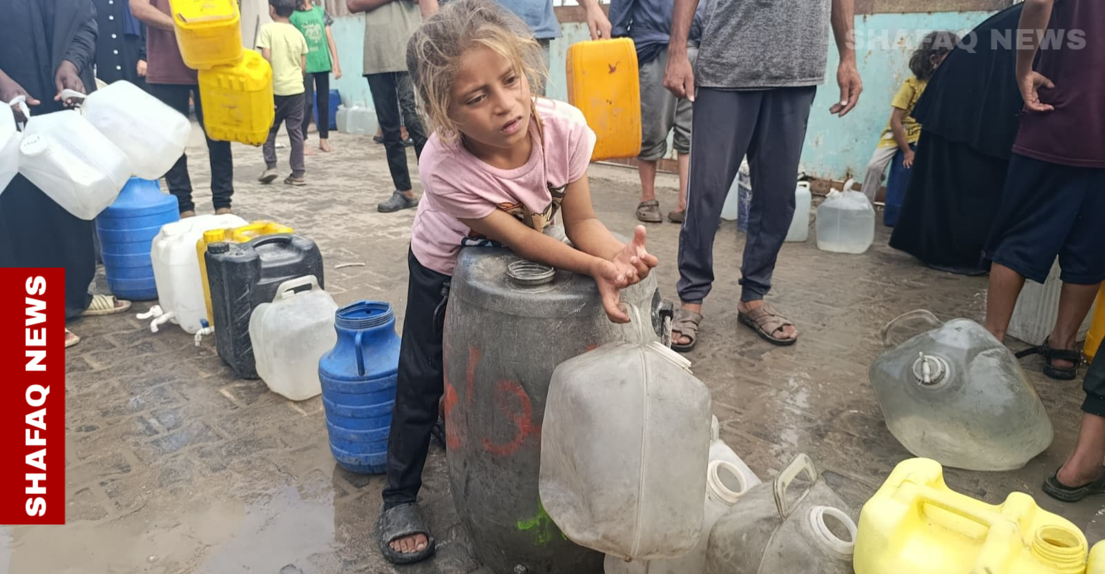 Collapsed water networks push Gaza camps to the brink