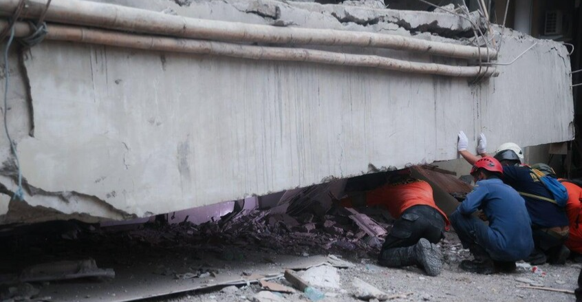 بعد يومين على كارثة مدرسة في إندونيسيا.. أكثر من 90 تلميذا لا يزالون تحت الأنقاض