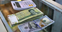 انهيار عنيف للعملة الإيرانية..  116,700 تومان مقابل الدولار