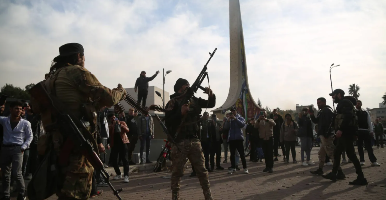 احتقان في حمص بعد مقتل شابين مسيحيين.. تصاعد الانتهاكات الطائفية في سوريا