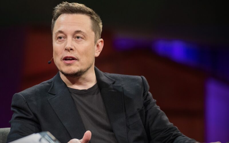 ئیلیۆن مەسک جویر یەکەم کەس لە جەهان سامانەگەی رەسیە نیم تریلیۆن دۆلار