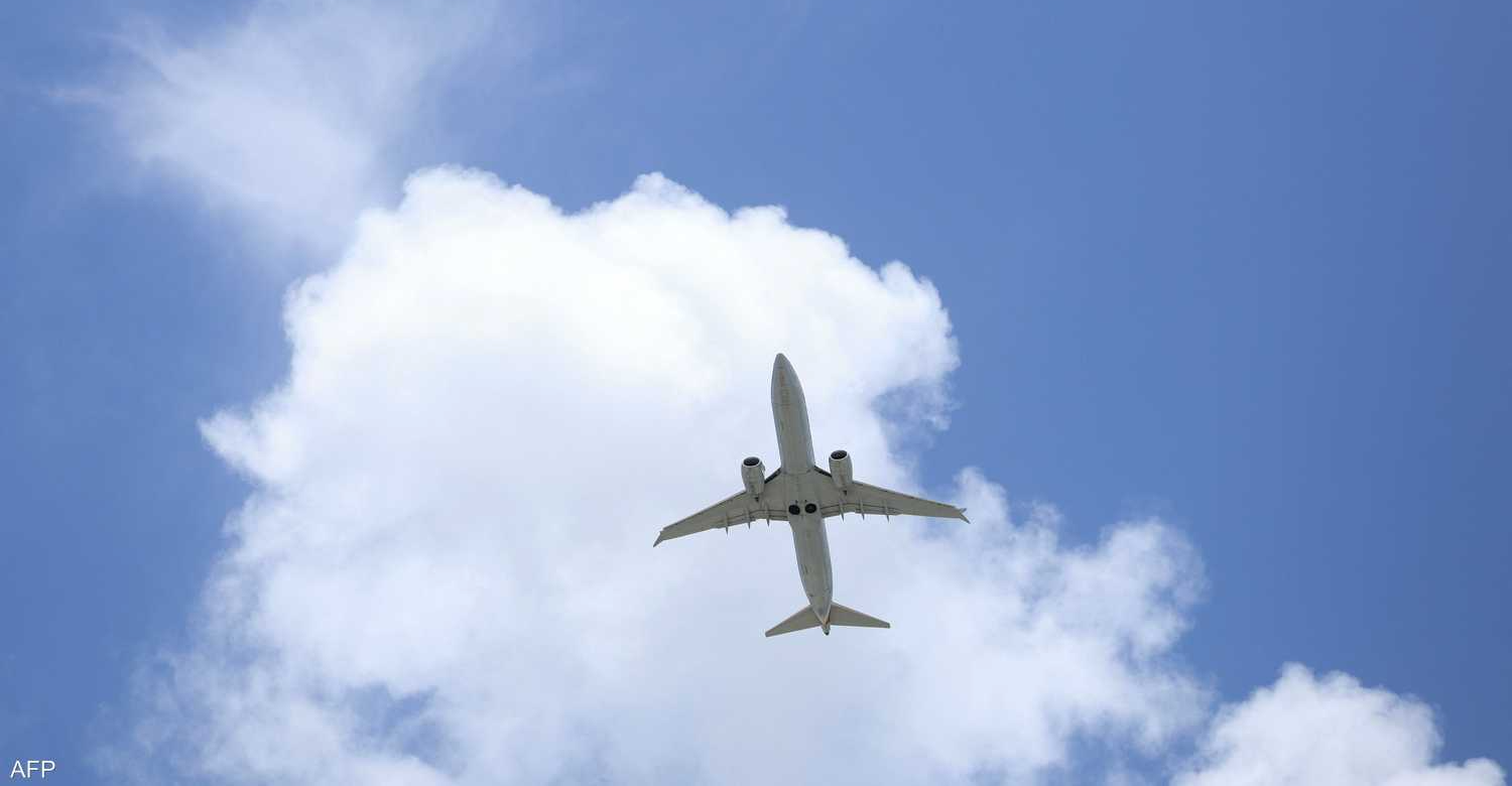 في طريقها إلى مصر.. امرأة سكرانة تجبر طائرة على الهبوط الاضطراري