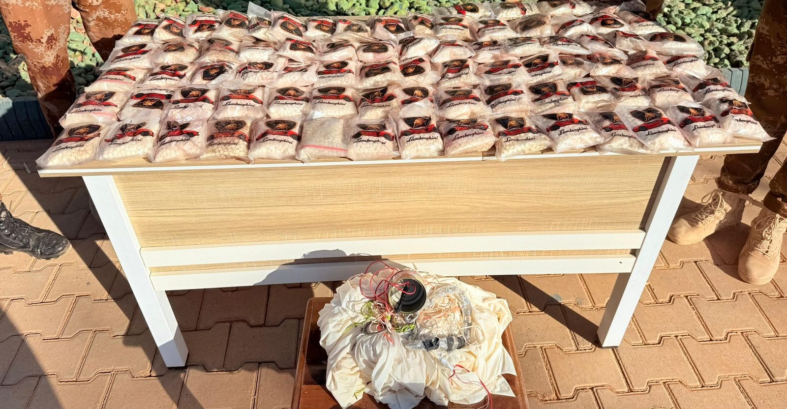 لەبان سنوور عراق و ئۆردن قاچاغکردن 80 هەزار گلە حەب هووشبەر لەری "بالۆن" پویچەوکرێد