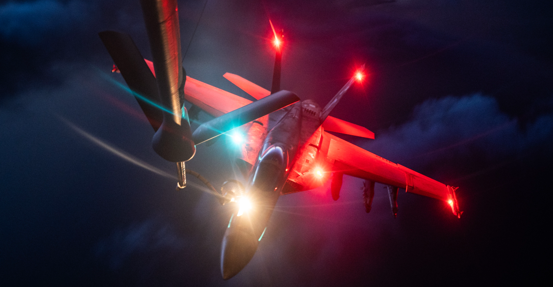 نيوزويك: واشنطن تحرك طائراتها استعداداً لمواجهة محتملة مع إيران