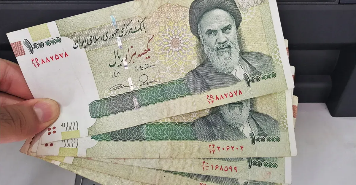 Iran drops four zeros off Rial