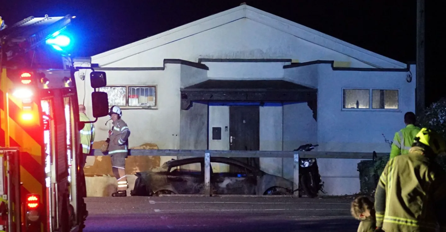 بريطانيا.. الشرطة تحقق في حريق متعمد استهدف مسجداً