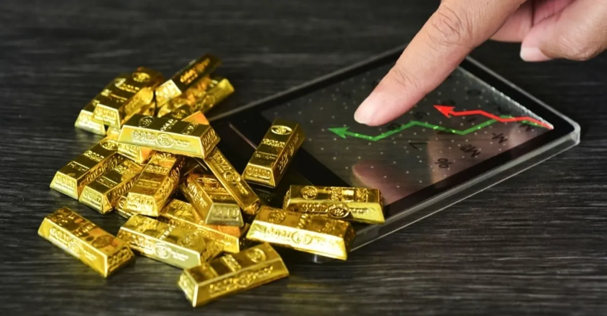 Gold rallies past $3,900 as safe-haven demand intensifies