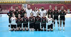 سيدات العراق يتلقين أول خسارة في بطولة غرب آسيا للكرة الطائرة