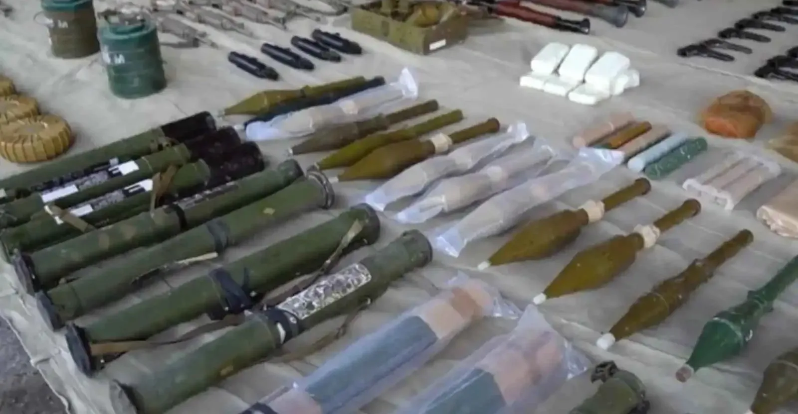 إسرائيل.. إحباط تهريب "أسلحة إيرانية" إلى الضفة الغربية