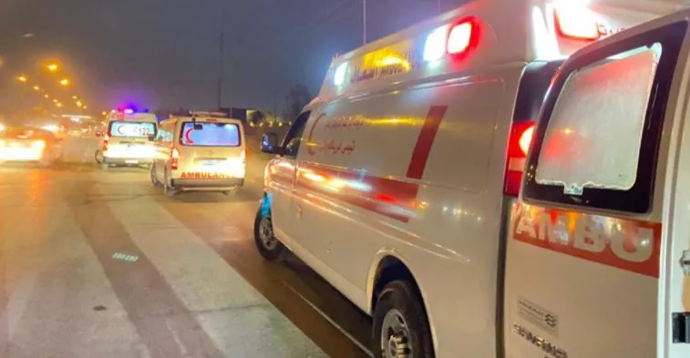 البصرة.. 4 إصابات بحادث سير وإنقاذ طالبة حاولت الانتحار