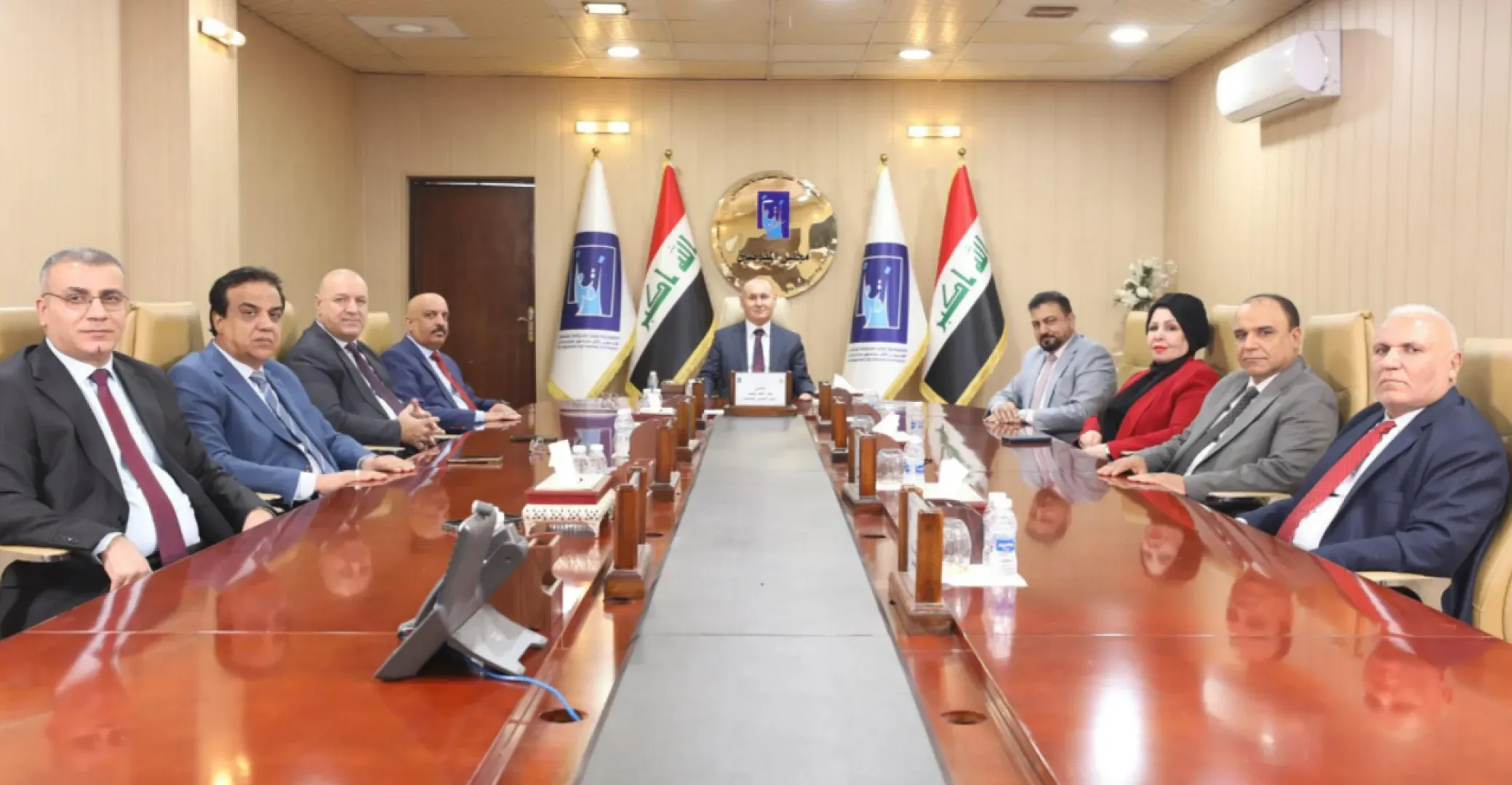 IHEC to keep disqualified candidates on Iraq's election posters