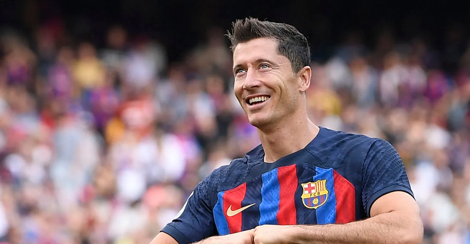 ليفاندوفسكي ينضم لقائمة المصابين التسعة في برشلونة