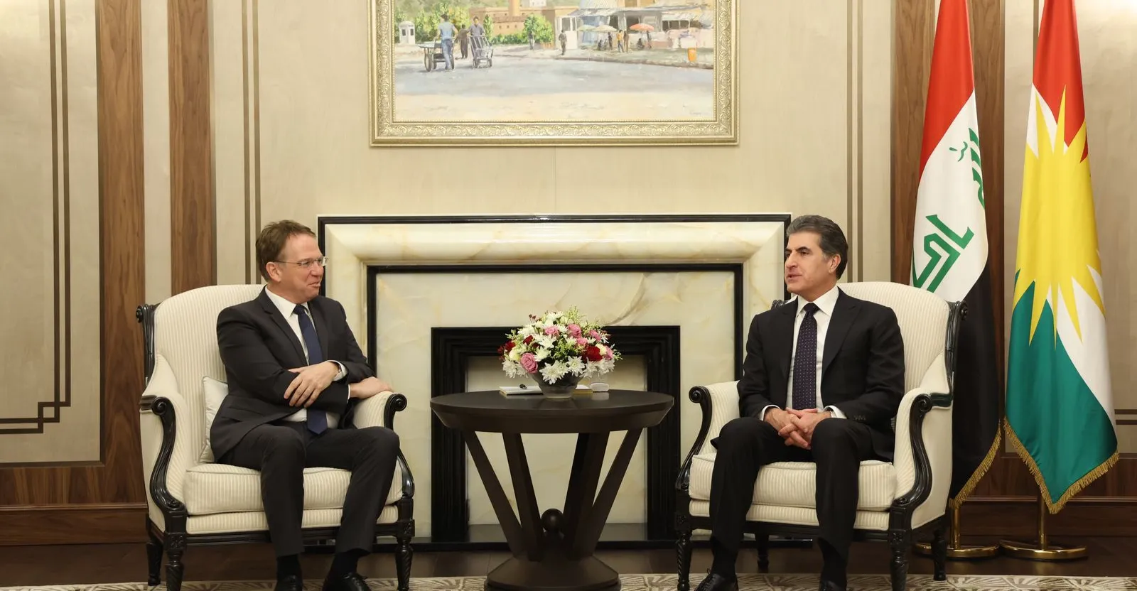 نيجيرفان بارزاني والسفير الفرنسي يدعمان إجراءات الانتخابات العراقية بـ"سلاسة" وتعزيز الحوار