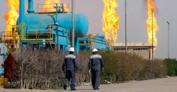 Oil prices edge lower after sharp rise, supported by supply risks