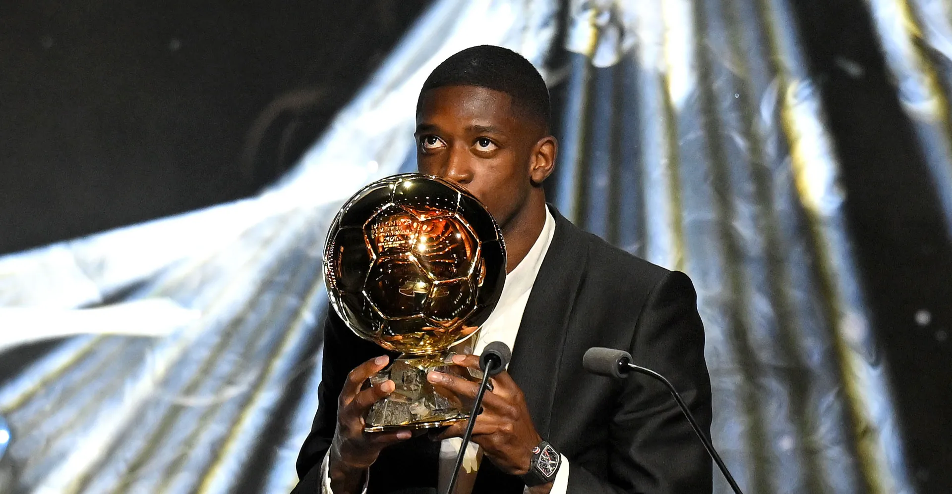 الكرة الذهبية تدفع ديمبيلي لطلب مفاجئ من باريس سان جيرمان