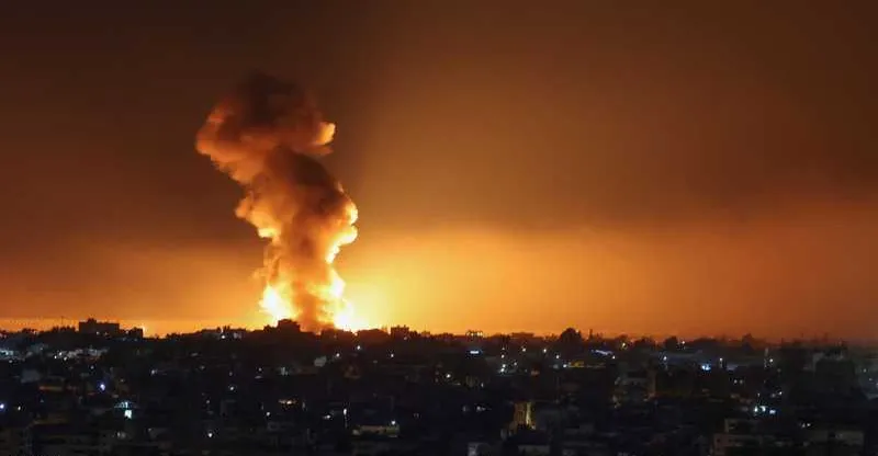 Heavy Israeli air raids hit southern Lebanon