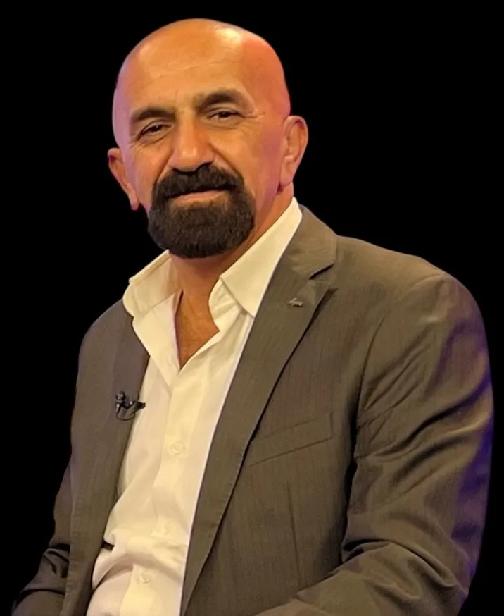 غزة تحترق.. وحماس تحتفل بالنصر!