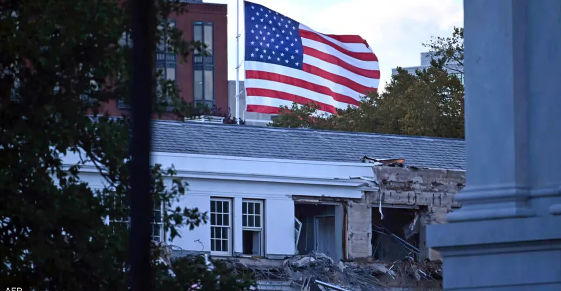 ترمب يبدأ بهدم جزء من البيت الأبيض لبناء قاعة رقص فاخرة