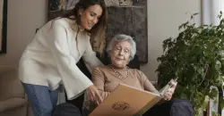 تقنية بريطانية جديدة تعيد القدرة على القراءة للمسنين