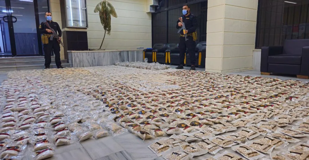 العراق وسوريا.. إحباط تهريب أكثر من مليون حبة كبتاغون واعتقال مطلوبين دولياً