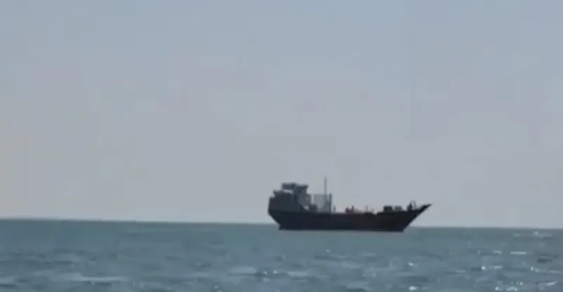 اليمن.. إحباط تهريب أسلحة إيرانية إلى الحوثيين قرب باب المندب (فيديو)