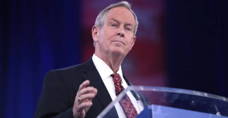 نائب أميركي: يجب إلغاء قانون "قيصر".. فالأسد لم يعد موجوداً