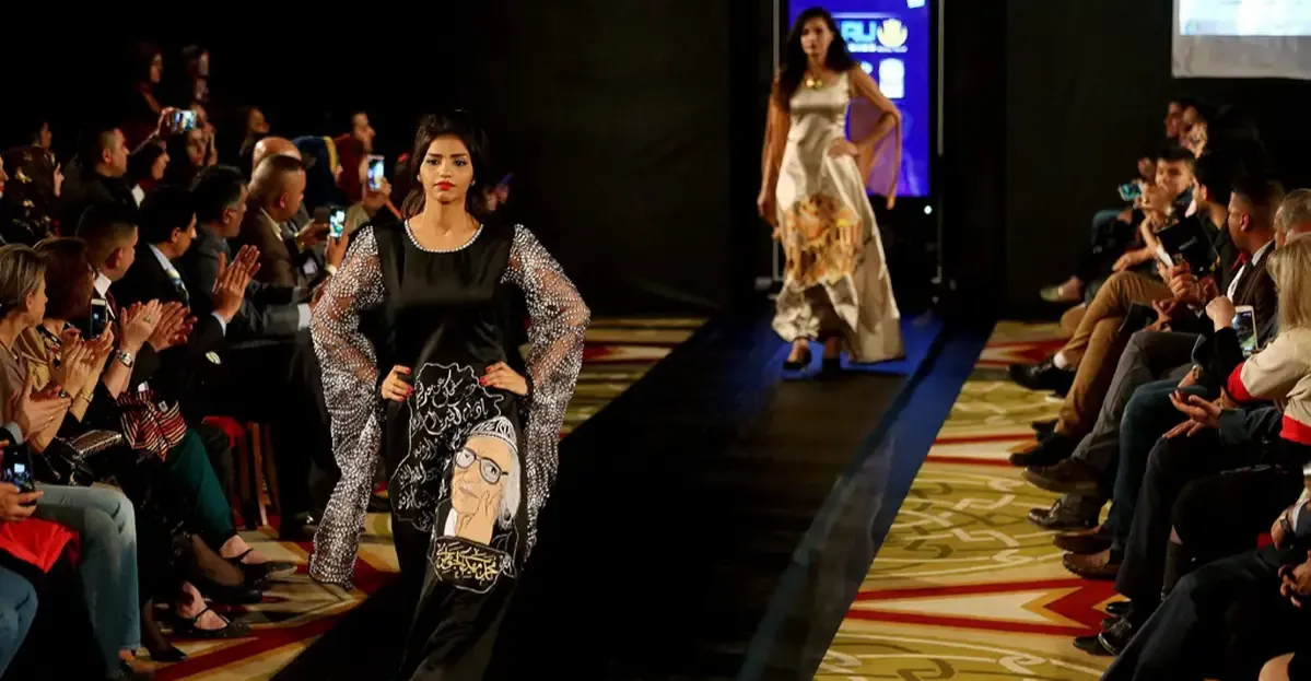 عادت للعراق.. المصممة رضاب عزيز في تقرير ألماني: لن تستسلم