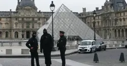 الشرطة الفرنسية توقف متهمين بحادثة اللوفر