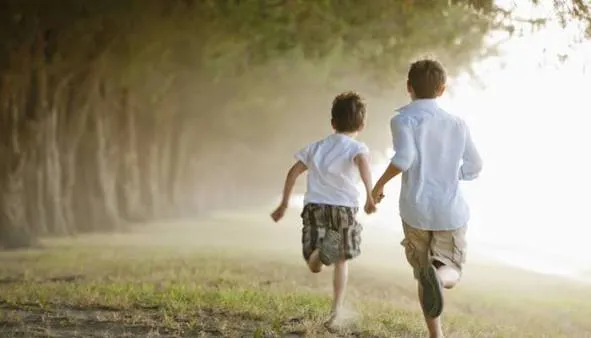 ‏خوەزەو هەم له نوو  مناڵەو  بویمن