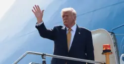 ترمب يغادر ماليزيا متوجهاً إلى اليابان لتعزيز التحالفات التجارية والدفاعية