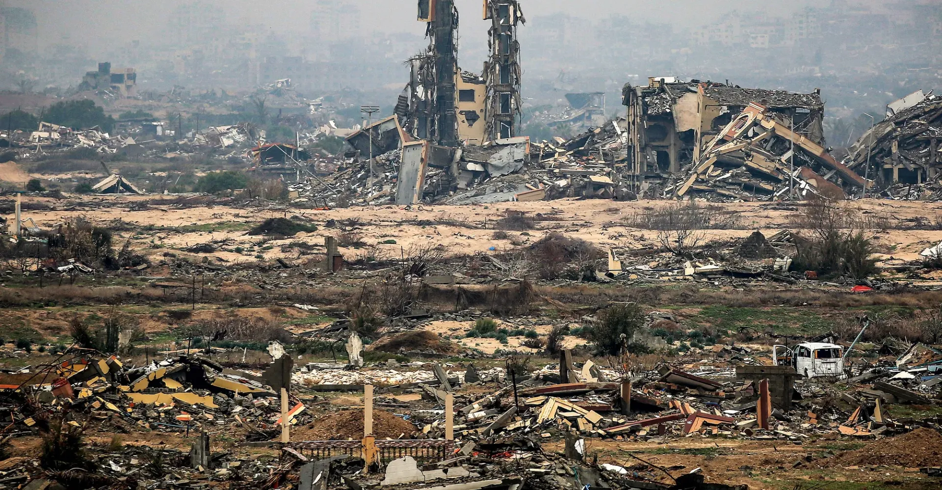 نفايات إسرائيل في غزة تثير المخاوف من استغلال حماس