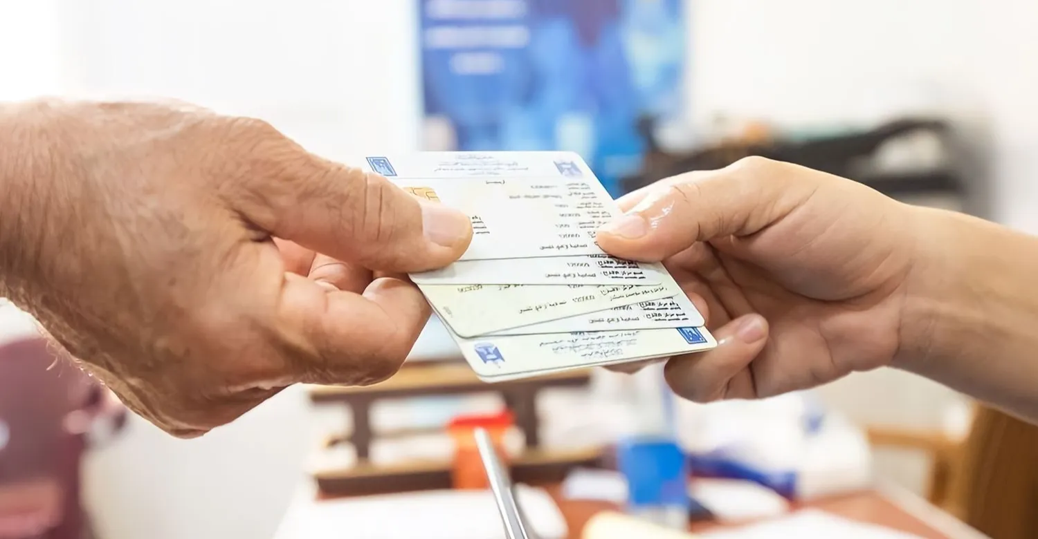 Iraq jails four for buying voter cards