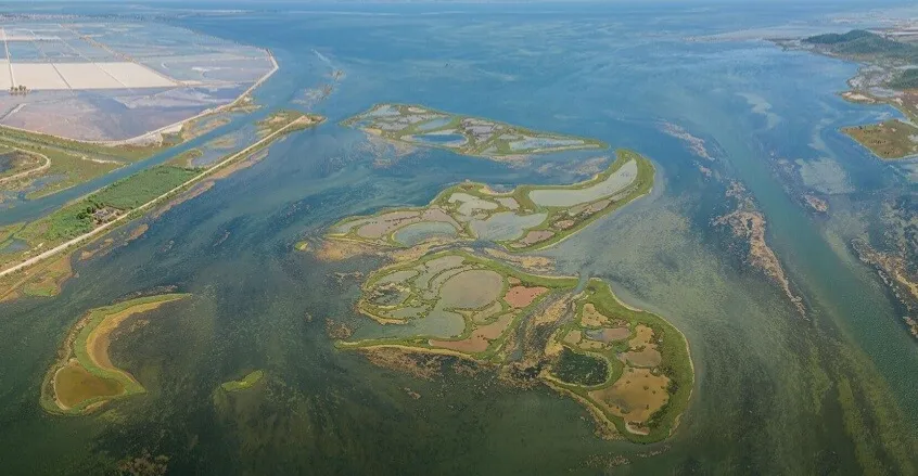 تەمەنی 800 هەزار ساڵە.. پەیاکردن دەریاچەیگ ئاو شیرین لە یۆنان