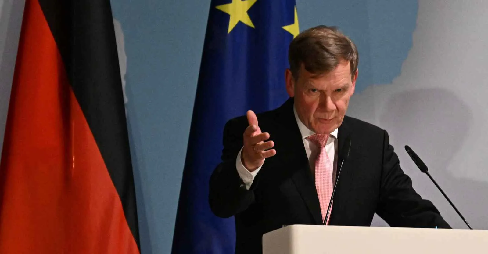 فاديفول: ألمانيا وأوروبا تريد سوريا آمنة ومستقرة