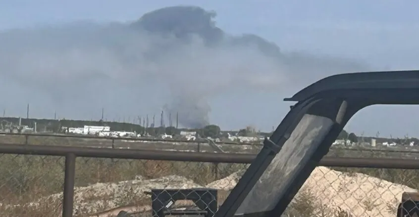 کەفتن زەخمداری وە تەقینەوەیگ لەناو پاڵاوگەی نەفتیگ لە ئەمریکا