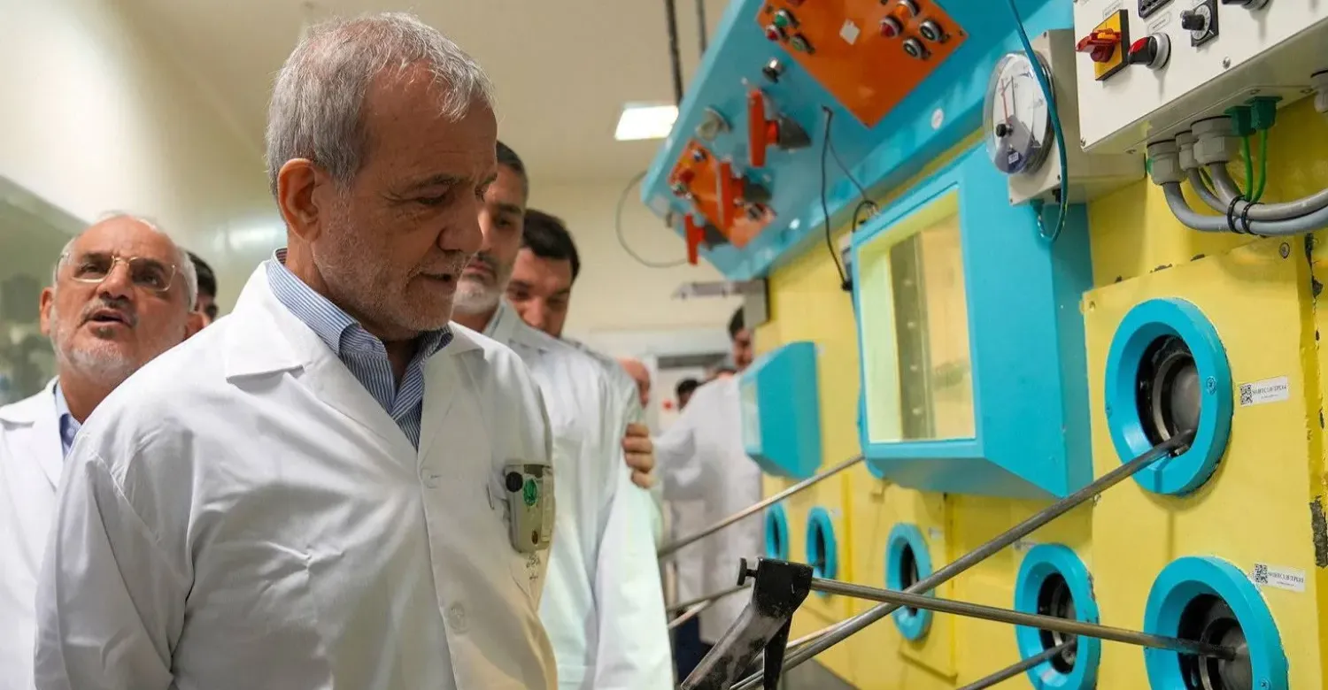 بزشكيان يتعهد بإعادة بناء المنشآت النووية "بقوة أكبر"