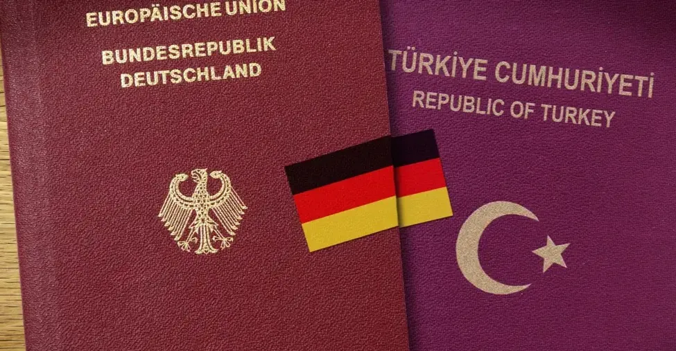 يشمل اللاجئين في ألمانيا.. جدل بشأن إلغاء قانون ازدواجية الجنسية