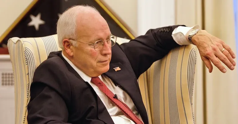 رجل الجدل والتناقضات.. كيف تناول الإعلام الغربي إرث ديك تشيني بعد وفاته؟