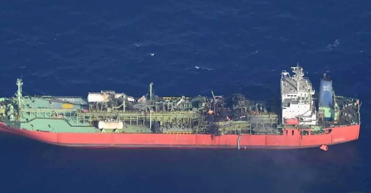 قراصنة صوماليون يهاجمون ناقلة غاز طبيعي في عرض البحر