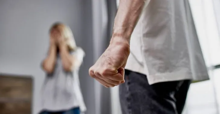 جرائم القتل في البيوت المصرية.. العنف الأسري ينذر بخطر كبير فما أسبابه؟