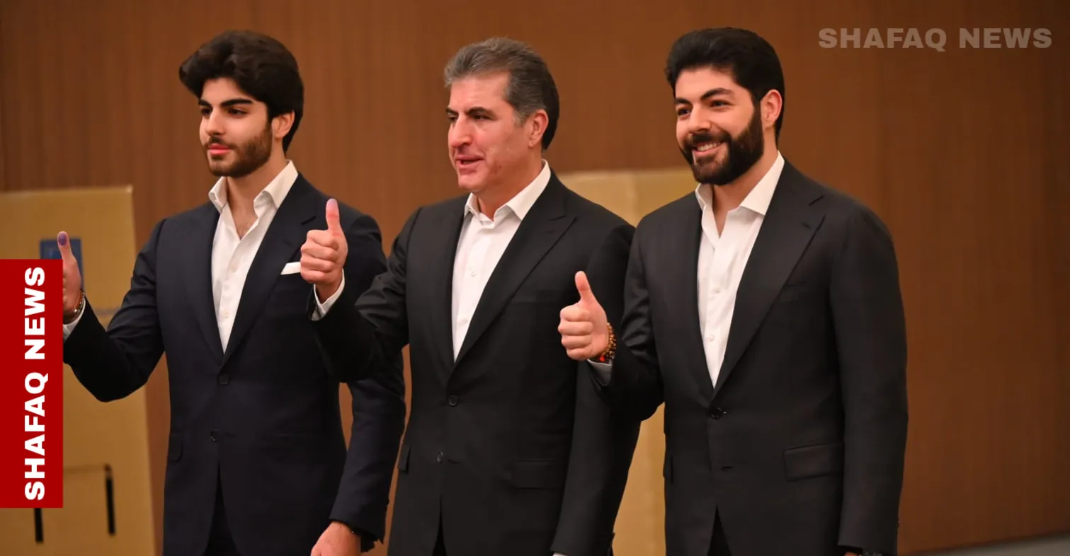 President Nechirvan Barzani casts his ballot in parliamentary elections