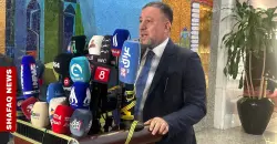 Khamis al-Khanjar votes, calls elections an opportunity for fair representation