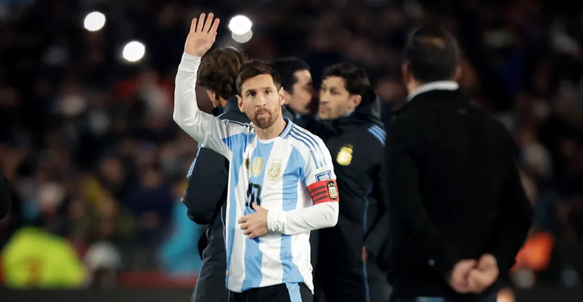 ميسي: سأعود لبرشلونة ولن أثقل على الأرجنتين